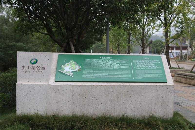 在標(biāo)牌制作中，我們需要注意哪些問題呢？